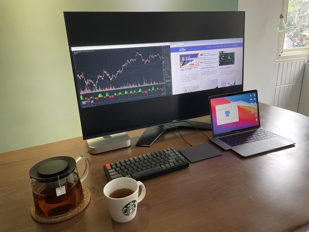 一台螢幕同時連接 Mac Mini 與筆電兩台設備